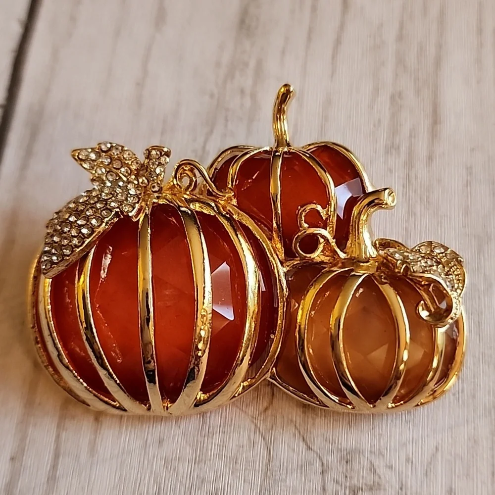 Pumpkin Brooch Dazzled With Simulated Diamonds BRB - Picture 1 of 4